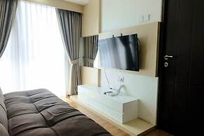 Homey And Cozy 2Br Apartment At Tamansari La Grande