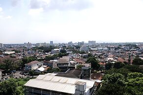 Homey And Cozy 2Br Apartment At Tamansari La Grande