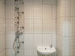 Brand New And Comfortable Studio At De Prima Apartment