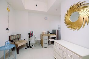 Simple And Cozy Stay 1Br At Evenciio Margonda Apartment