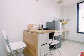 Simple And Cozy Stay 1Br At Evenciio Margonda Apartment