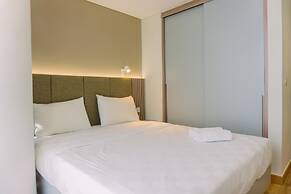 Comfort And Nice 2Br At Gold Coast Apartment