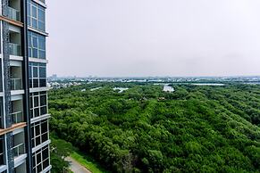 Comfort And Nice 2Br At Gold Coast Apartment