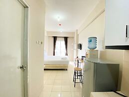 Warm And Restful Studio Room Sunter Park View Apartment