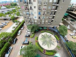 Warm And Restful Studio Room Sunter Park View Apartment