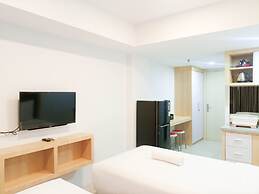 Minimalist Studio At De Prima Apartment