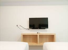 Comfy And Nice Studio At 27Th Floor De Prima Apartment