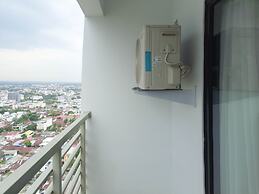 Comfy And Nice Studio At 27Th Floor De Prima Apartment