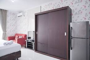 Cozy Stay Studio At Mangga Dua Apartment