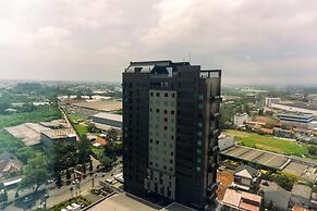 Spacious And Homey 2Br At Tree Park City Cikokol Apartment