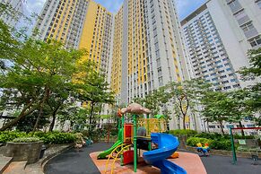 Homey And Comfort 2Br At Springlake Summarecon Bekasi Apartment