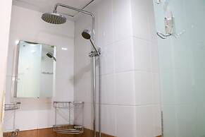 Modern 2Br Green Pramuka City Apartment Near Shopping Center