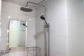 Modern 2Br Green Pramuka City Apartment Near Shopping Center