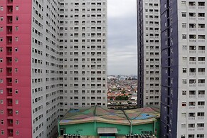 Modern 2Br Green Pramuka City Apartment Near Shopping Center