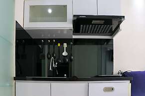 Modern 2Br Green Pramuka City Apartment Near Shopping Center