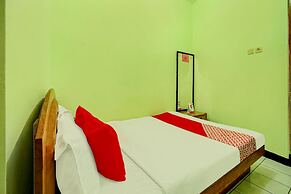 Super OYO 90031 Villa Papada