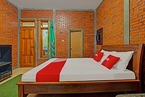 Super OYO 90031 Villa Papada