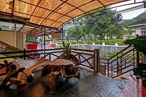 Super OYO 90031 Villa Papada