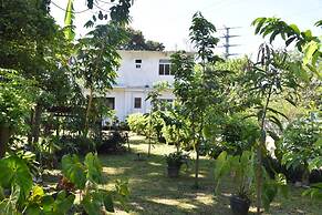 Red Lotus Holiday Resort