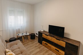 1BDR Central Apartment in Arad