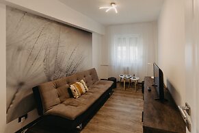 1BDR Central Apartment in Arad