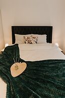 1BDR Central Apartment in Arad