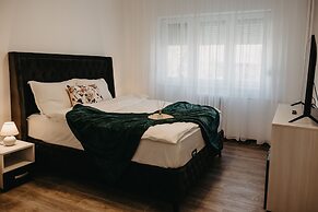 1BDR Central Apartment in Arad