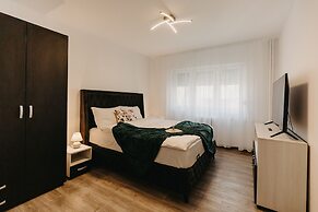 1BDR Central Apartment in Arad