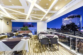 Fabhotel Prime Avenue