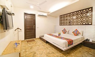 Fabhotel White Klove