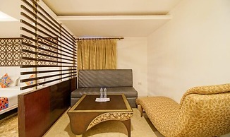 Fabhotel White Klove