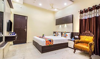 Fabhotel Crown Suites