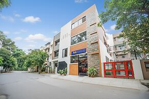 Fabhotel Crown Suites
