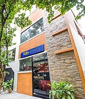 Fabhotel Crown Suites