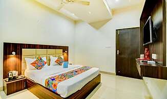 Fabhotel Solitaire Inn