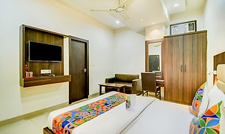 Fabhotel Solitaire Inn