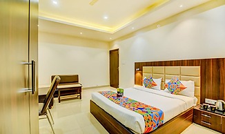 Fabhotel Solitaire Inn