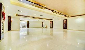 Fabhotel Solitaire Inn