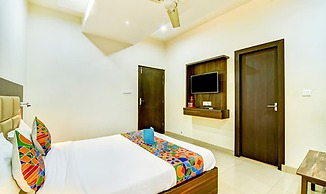 Fabhotel Solitaire Inn