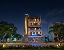 Fabhotel Kiara