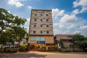 Fabhotel Rr Grand