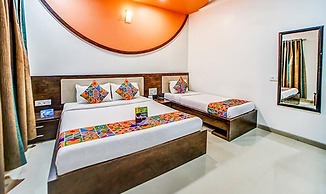 Fabhotel The Adore Palace