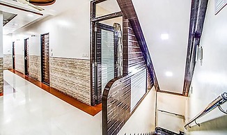 Fabhotel The Adore Palace