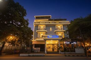 Fabhotel Park Inn