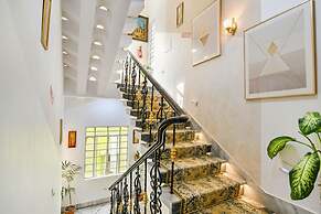 FabHotel Astoria House