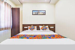 Fabhotel Vardan Villa