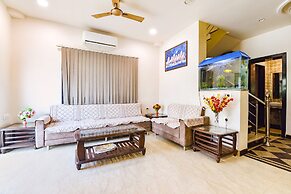 Fabhotel Vardan Villa