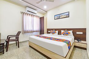 Fabhotel Vardan Villa