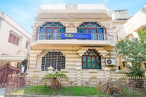 Fabexpress Heritage Inn