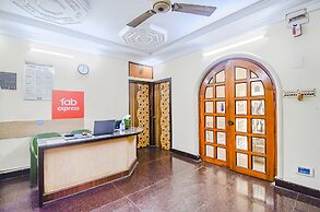 Fabexpress Heritage Inn